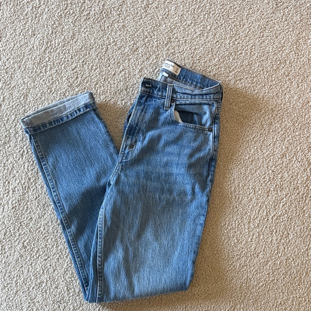 A&F Classic med Wash Blue Jeans